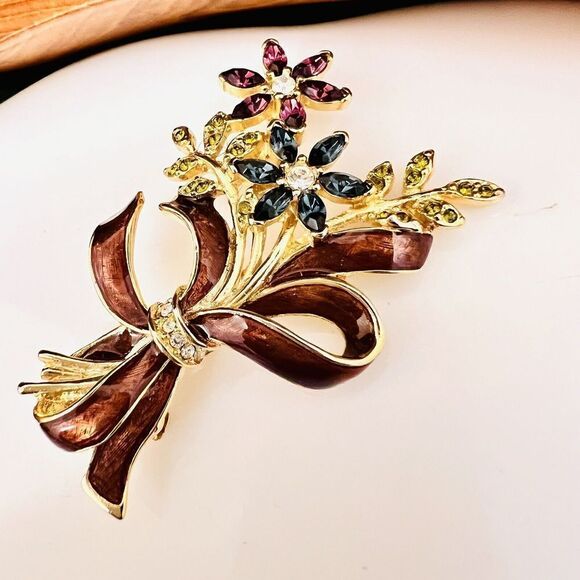 Vintage Enamel MONET Brooch Pink Blue Yellow Rhinestones Flower BOUQUET 1501 - Picture 4 of 7